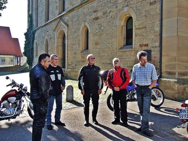 Abfahrt zum Gottesdienst